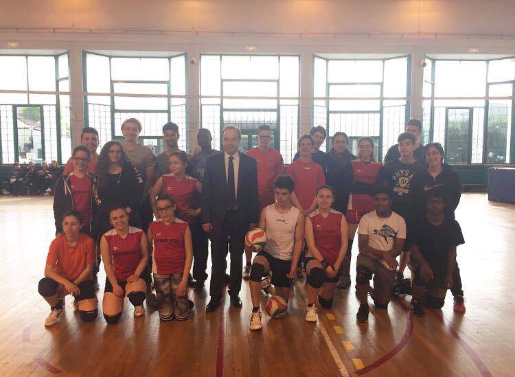 LES JEUNES AU&nbsp;VOLLEY-BALL